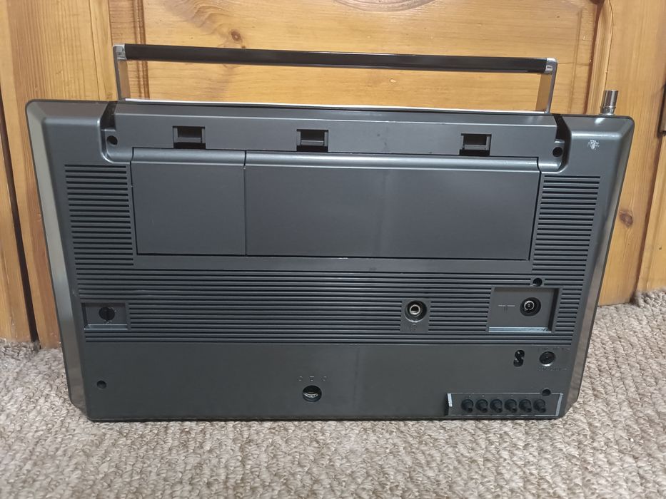 GRUNDIG RR 2000 Магнитола