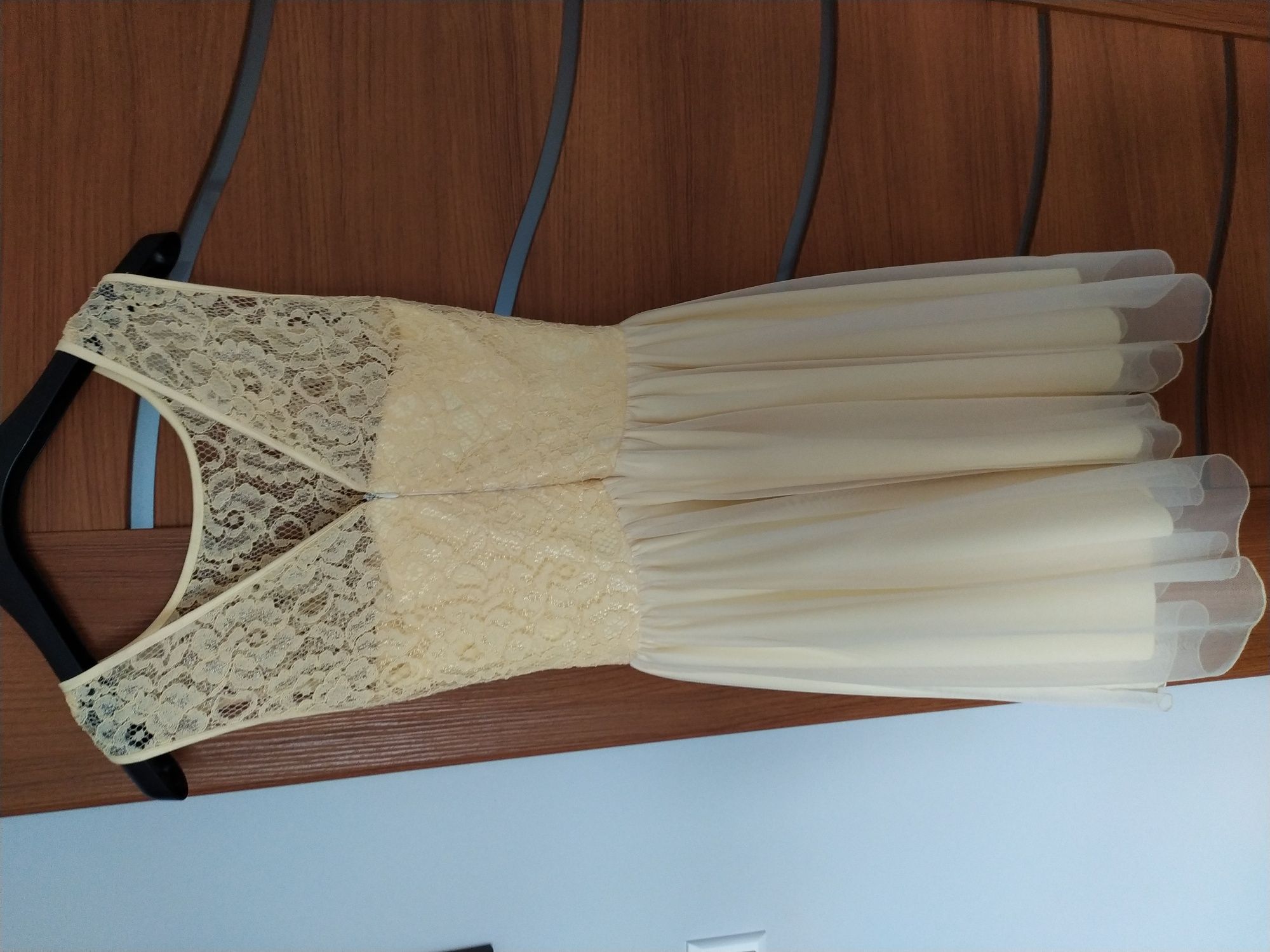 elegancka sukienka koronkowo - tiulowa na wesele lub studniówkę
