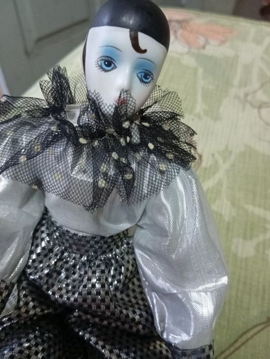 Винтажная кукла арлекин и клоун