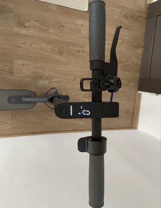 Hulajnoga Mi Eletric Scooter 3 model DDHBX24NEB