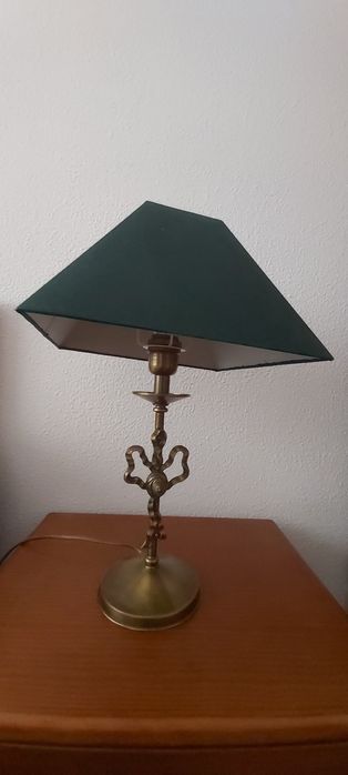 Candeiros de mesa em bonze usados