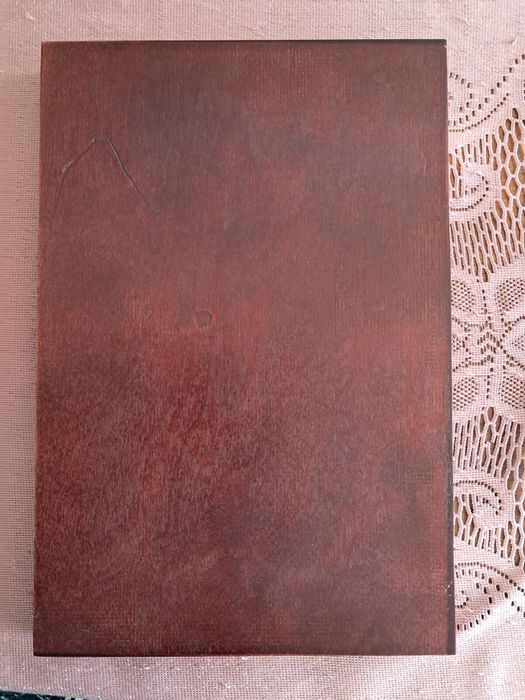 Drewniana szkatułka na medale