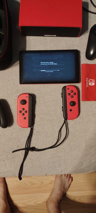 Sprzedam cały komplet konsoli nintendo switch oled