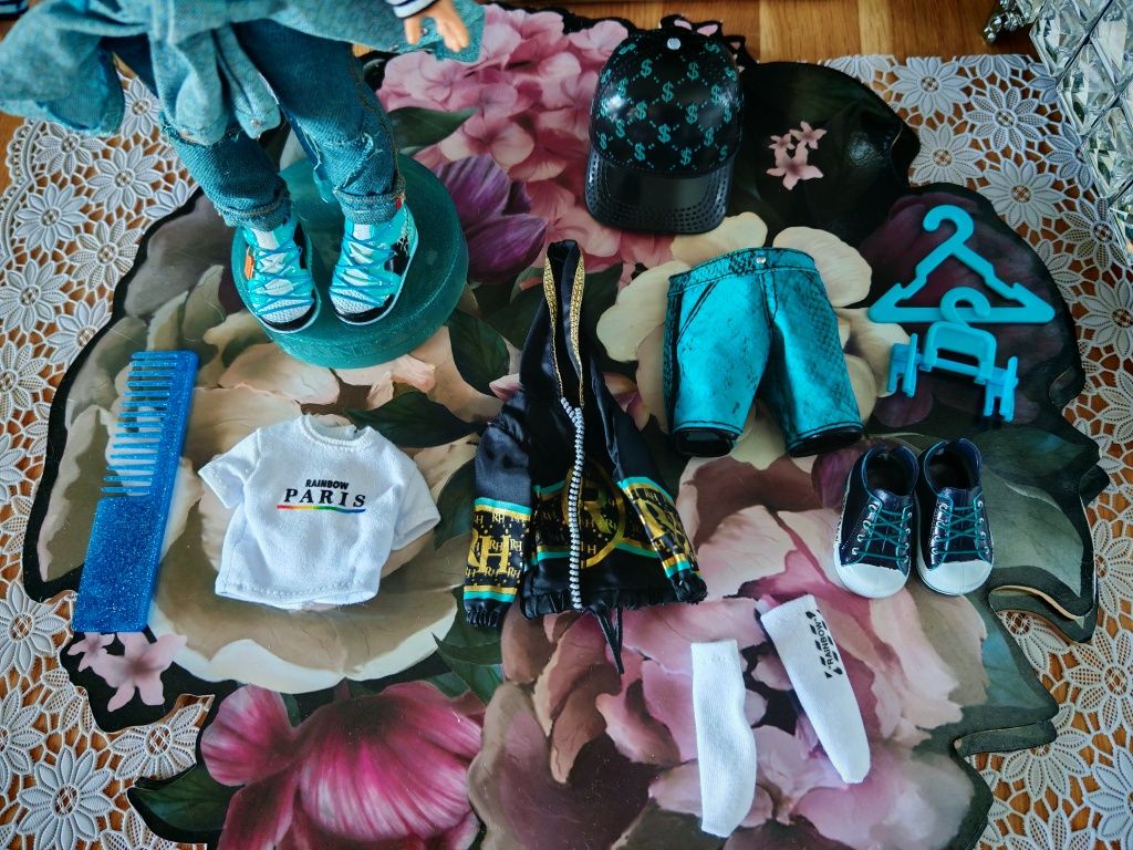 MGA Rainbow High Fashion Doll Teal Boy River Kenda godula