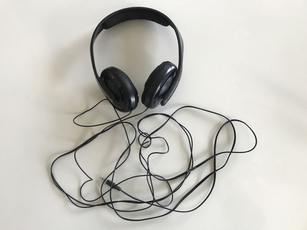 Auscultadores Sennheiser H202 + Auscultadores Logitech c/ microfone