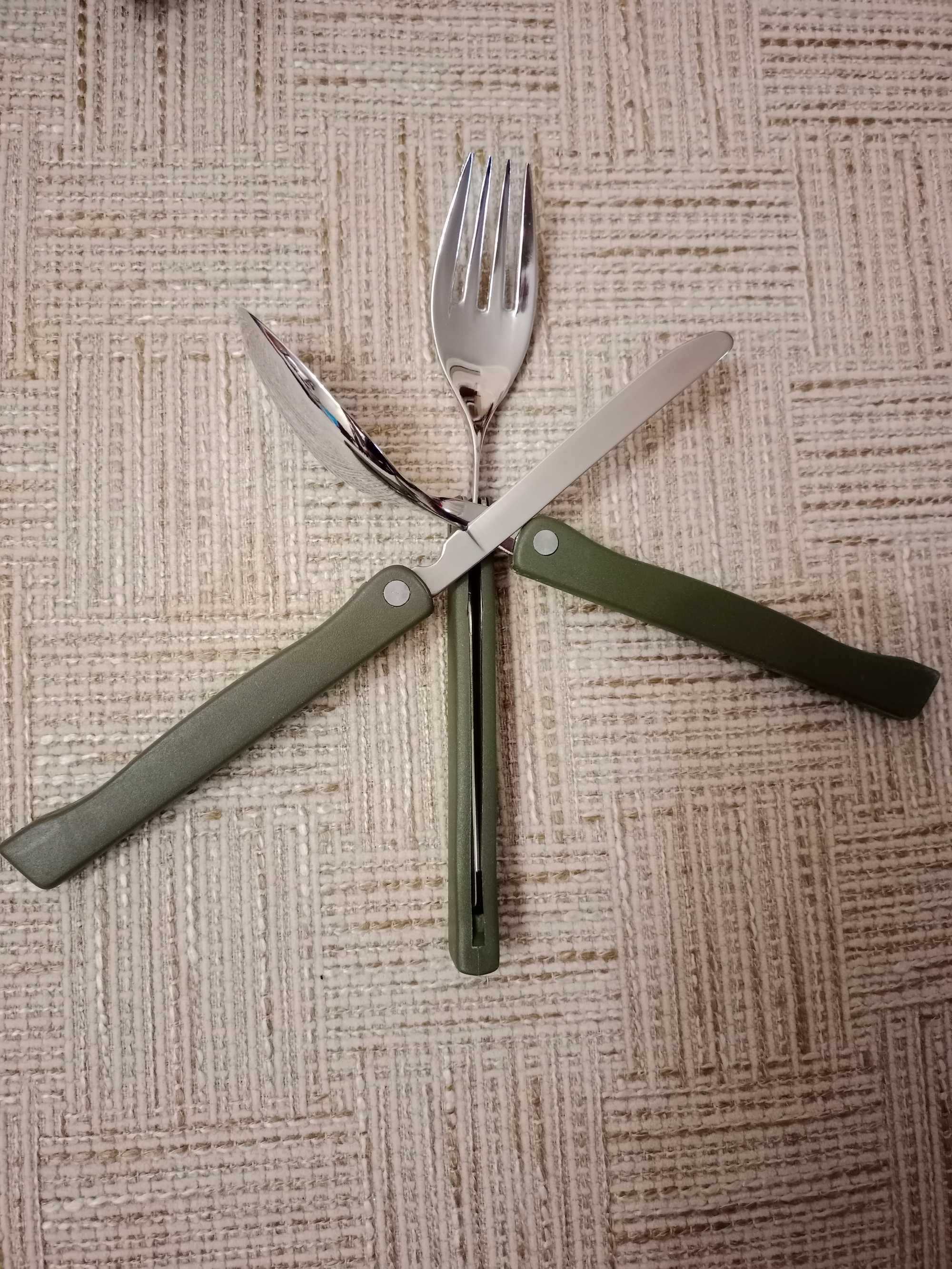 Походный набор столовых приборов(ложка,вилка,нож) в чехле 3в1