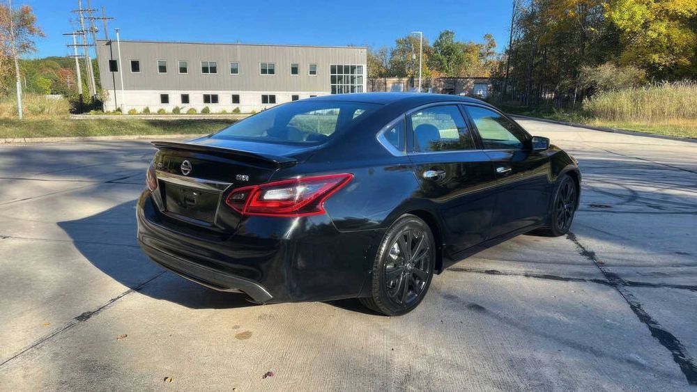 Nissan Altima      2017