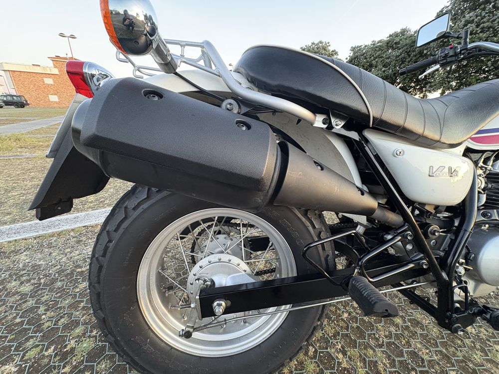Suzuki VanVan 125, coleção, igual a nova.