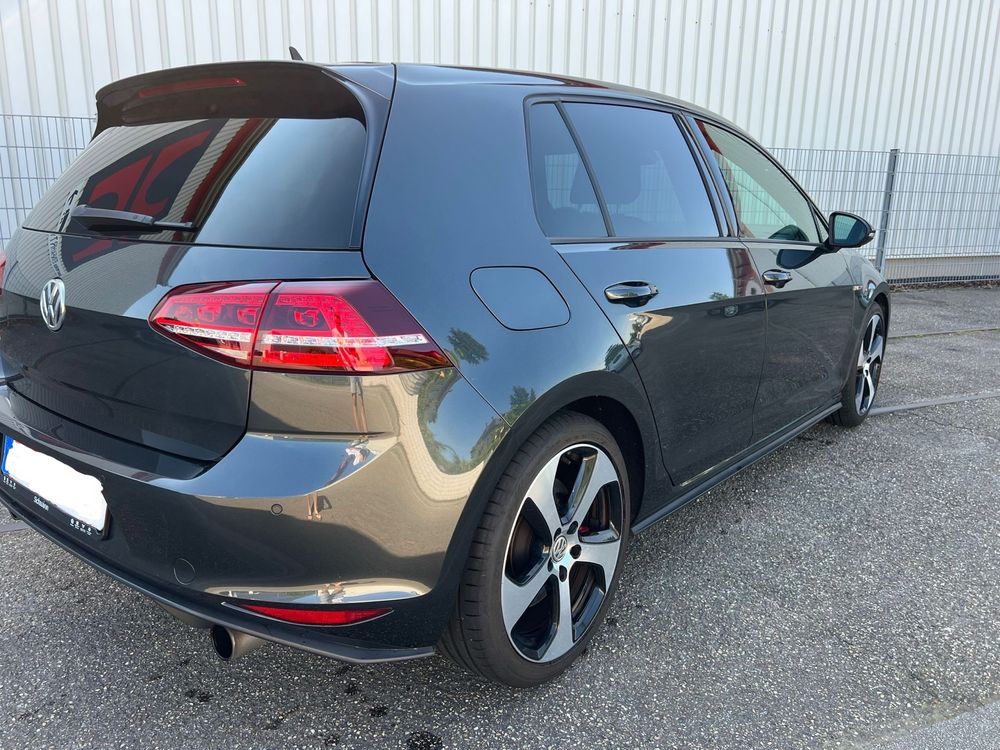 VW Golf GTI Perferformance