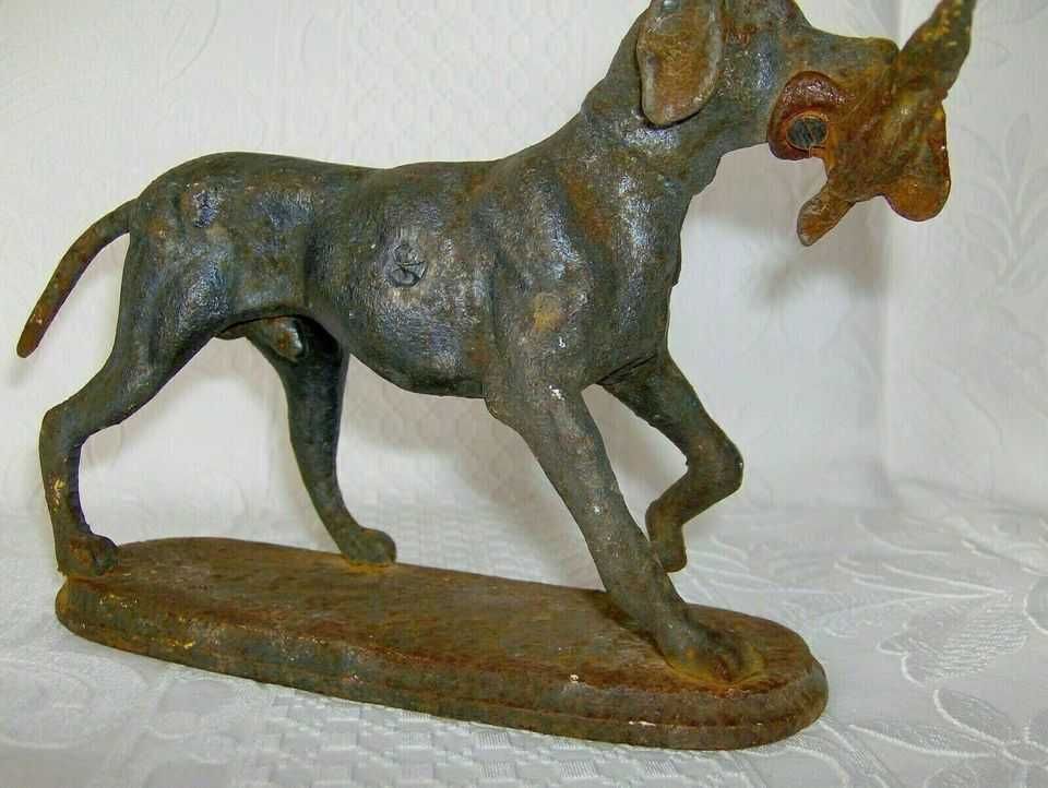 Cão Antiga Figura Escultura em metal.