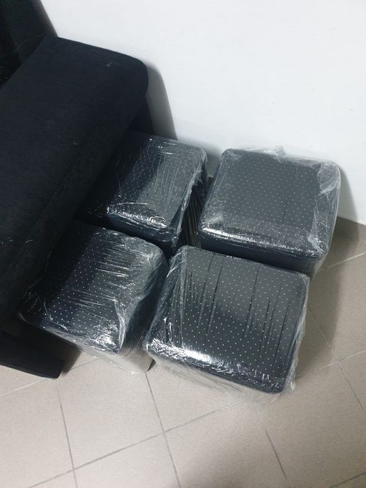Sofa , poltrona e estante em cubo