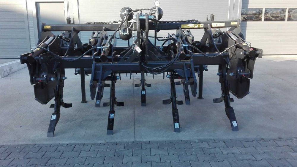 Pług Dłutowy AGROLAND MAHIT Plus