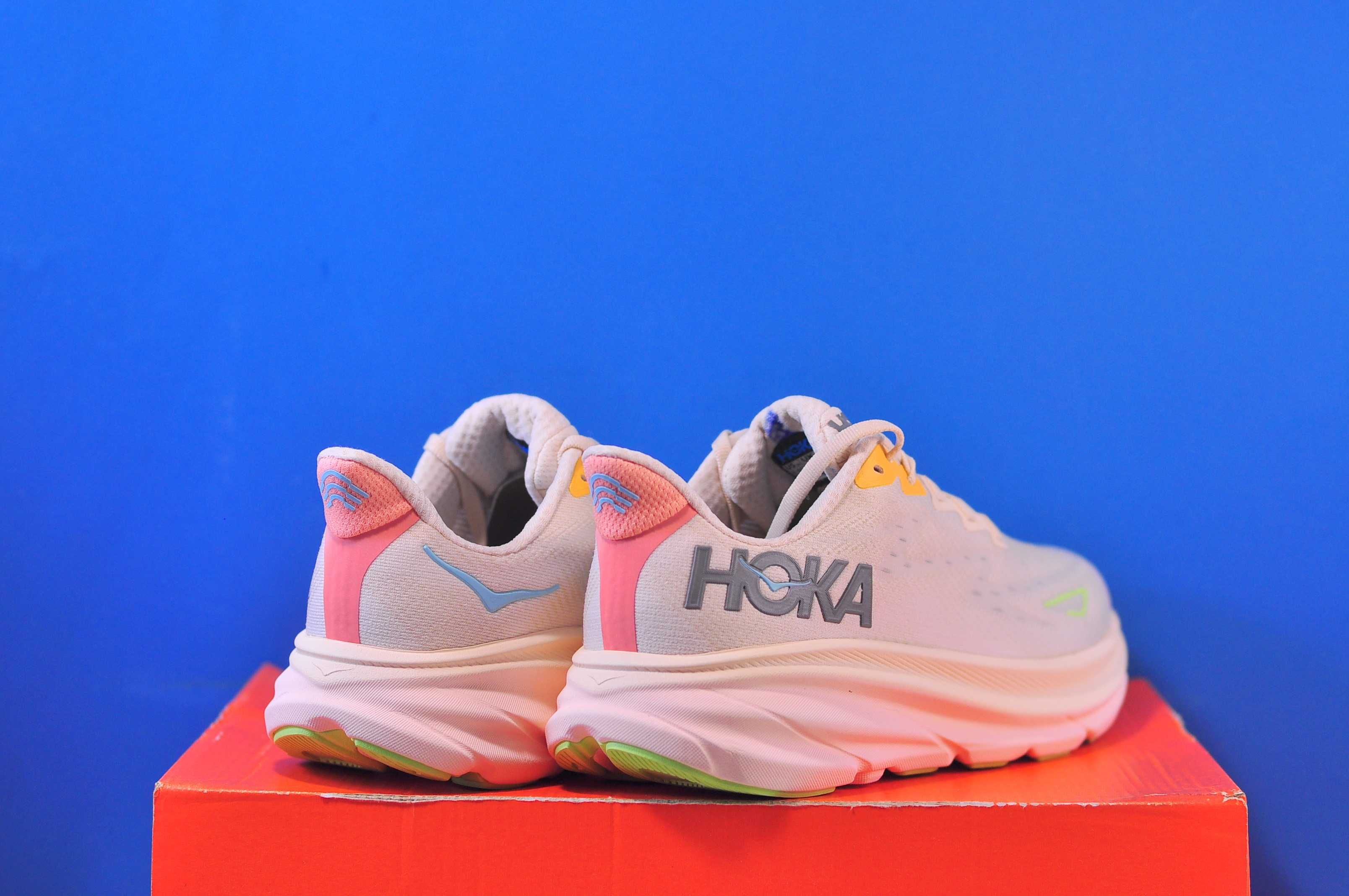 Кросівки Hoka Clifton 9 Wide 'Vanilla Astral', Challenger ATR 7 Mock