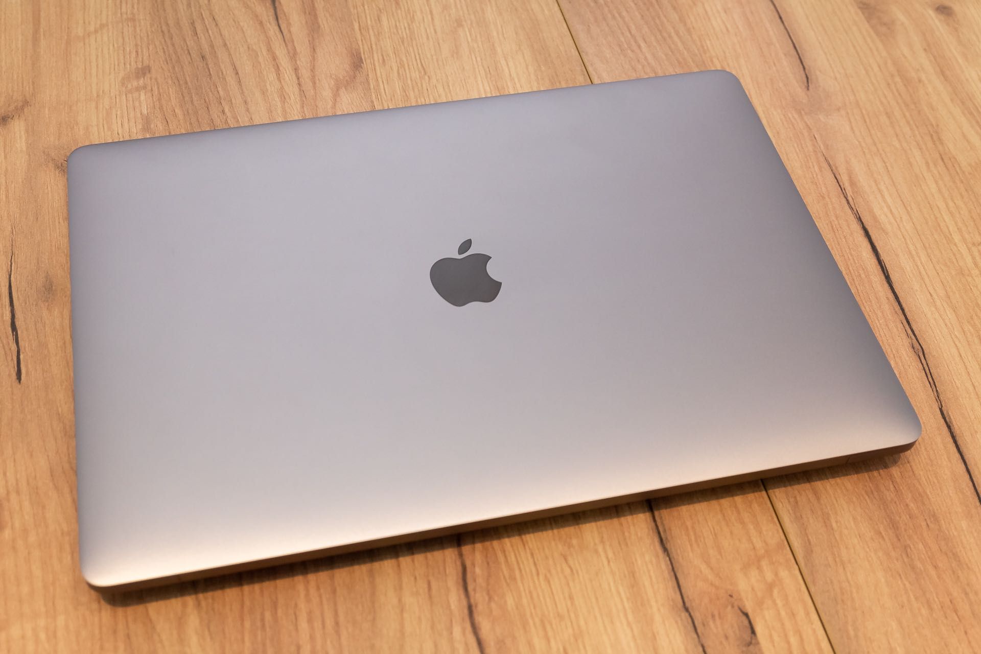Apple MacBook Pro 15 (2016), i7/16/512/Radeon, Space Gray, MLH422P/H