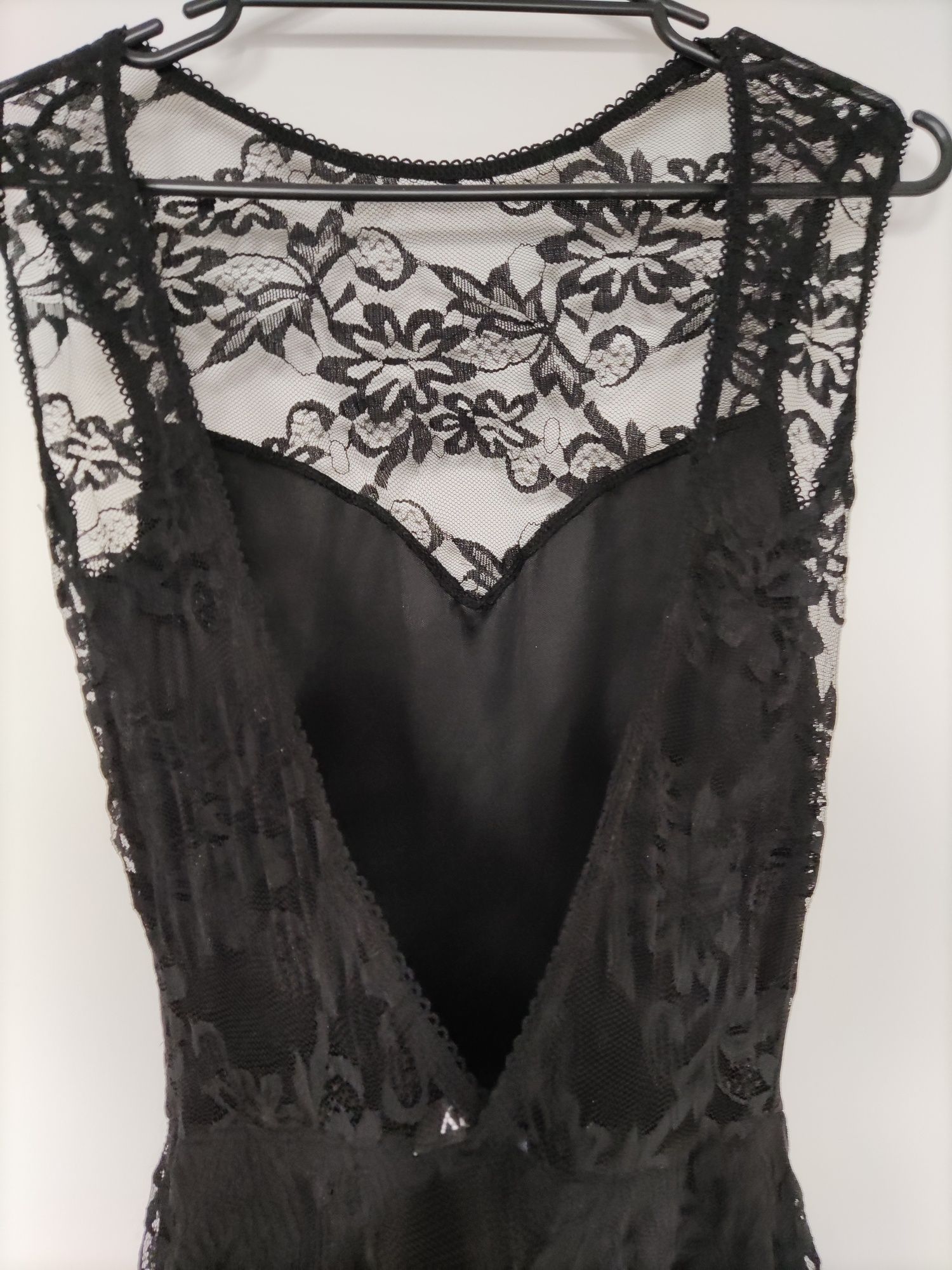 Czarna krótka koronkowa sukienka Orsay 36