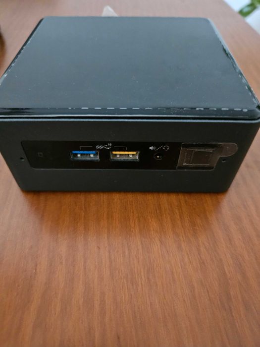 Intel NUC i3 16GB Ram 250GB SSD mini Pc