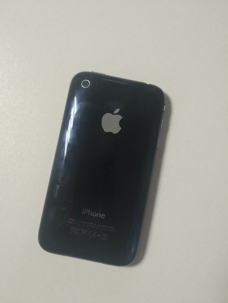 iPhone 3 смартфон