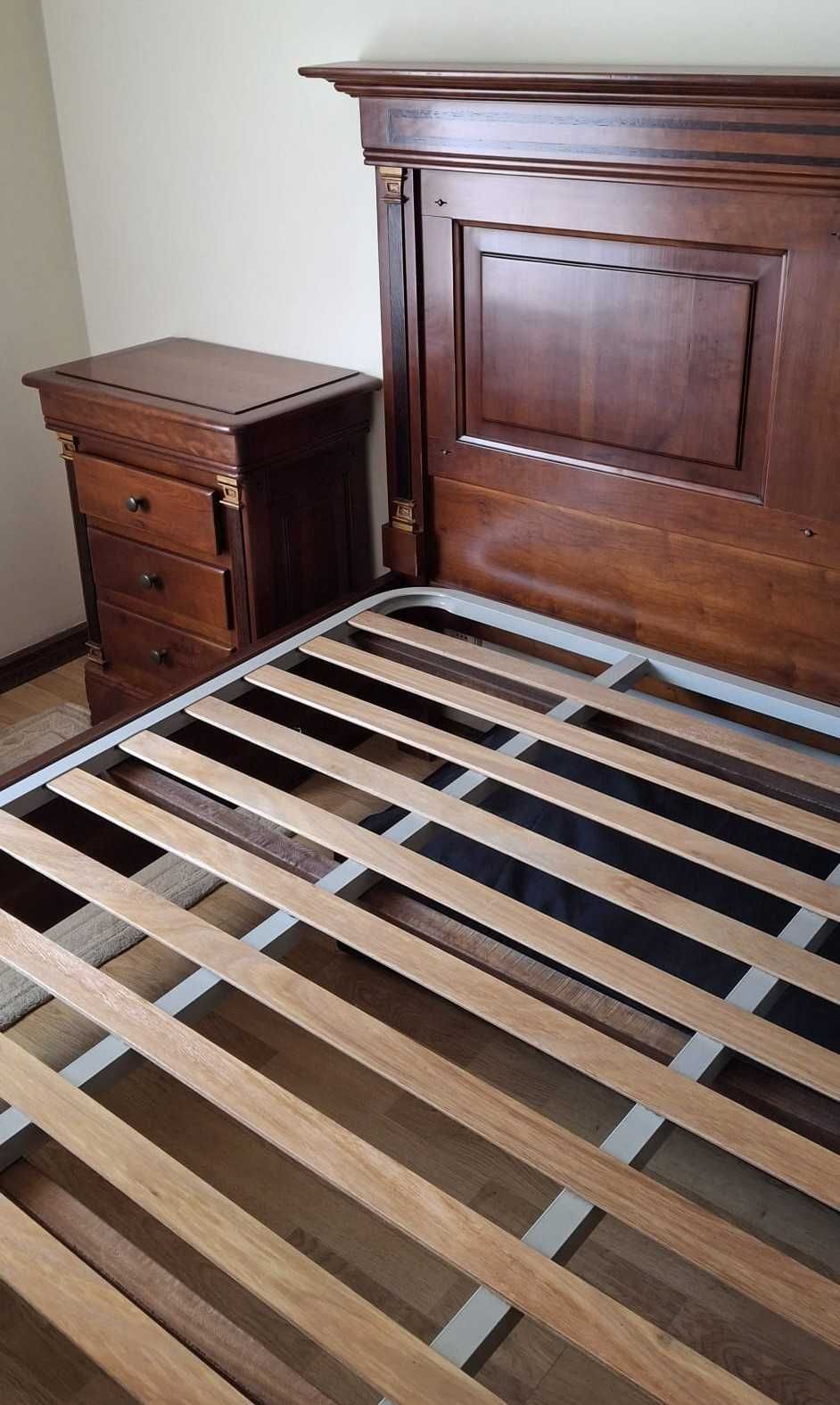 Mobília de quarto, como nova, em cerejeira maciça,