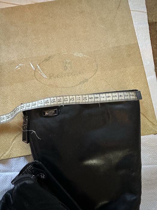 Шкіряні , зимові сапоги.