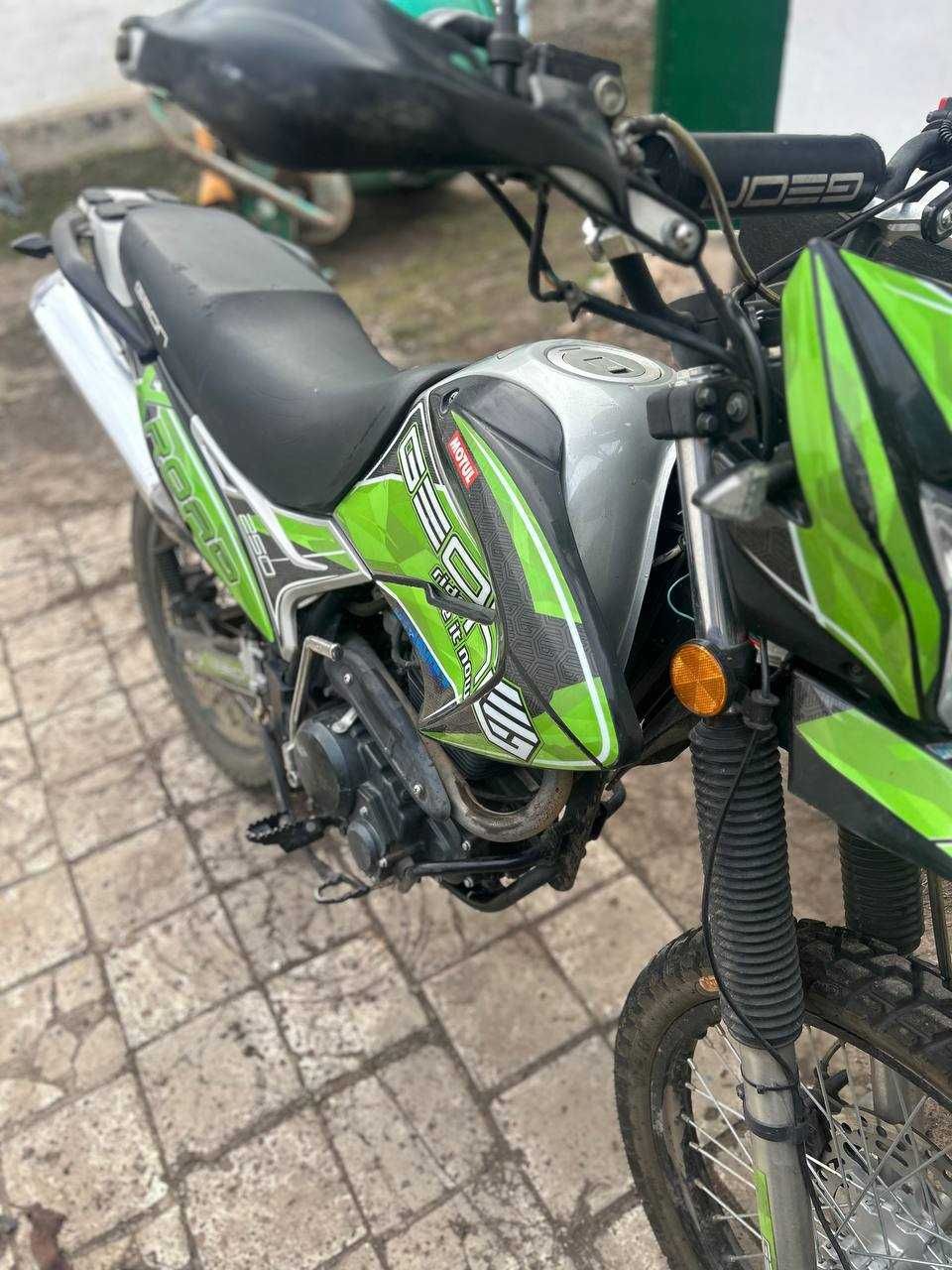 Продаю мотоцикл ендуро-кросс Geon X-Road 250cb PRO