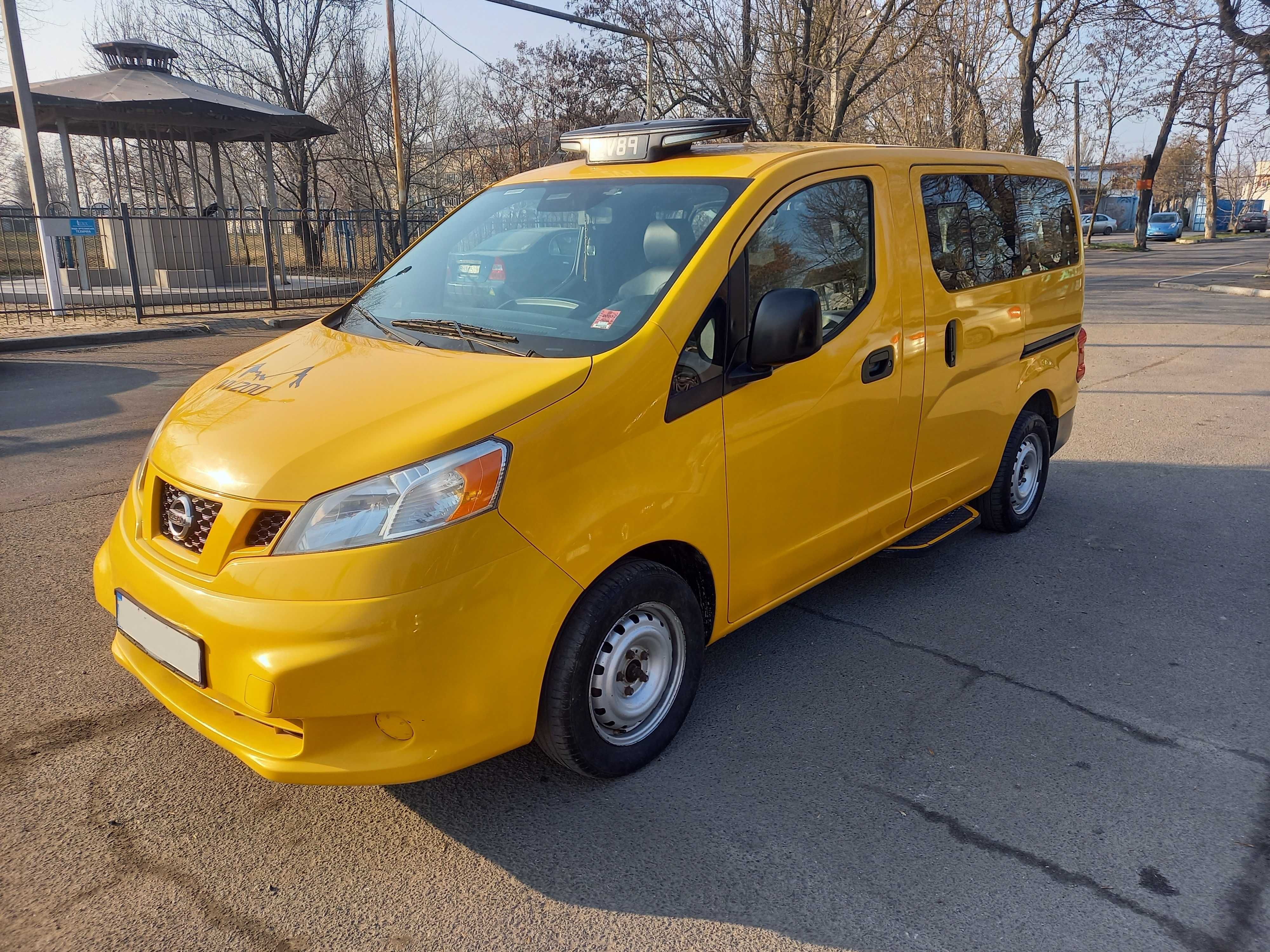 Микроавтобус пассажирский Nissan NV200 TAXI