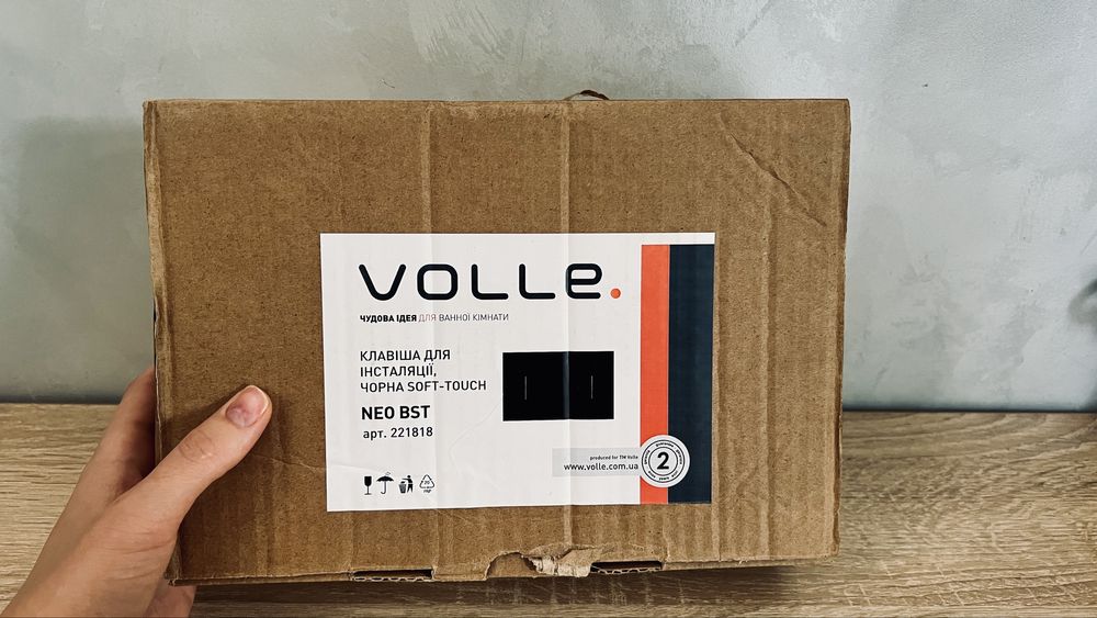 Панель змиву ( кнопка смыва) VOLLE Neo BST 221818 чорна Soft-touch
