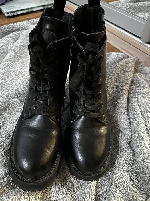 Жіночі зимові чоботи