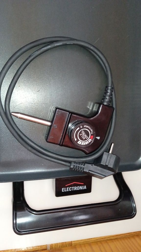 Grelhador em Placa Anti Aderente Electronia