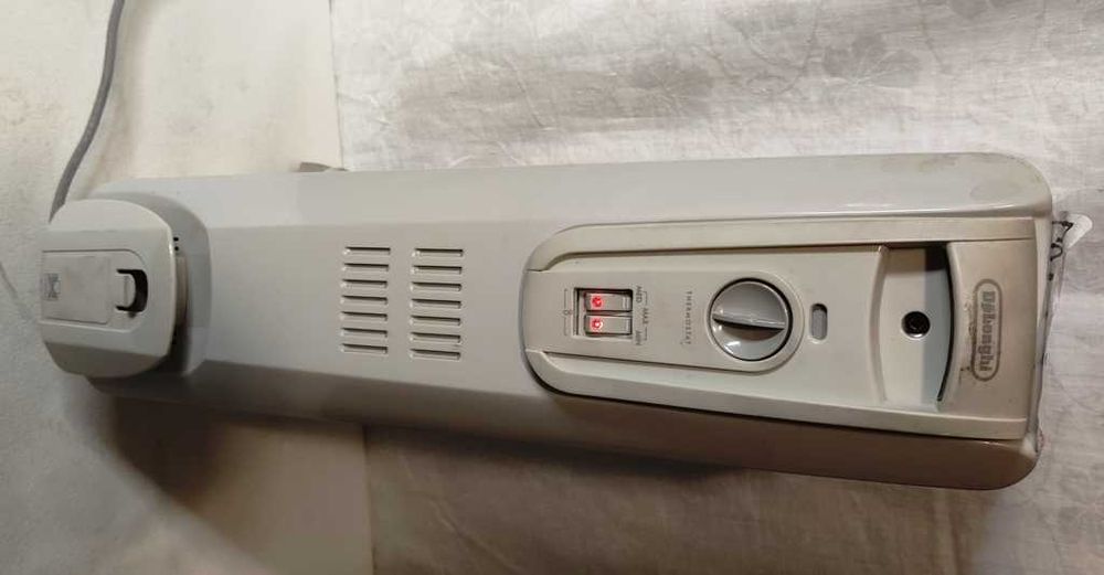 Обігрівач, радіатор, масляний - Delonghi KH 770715