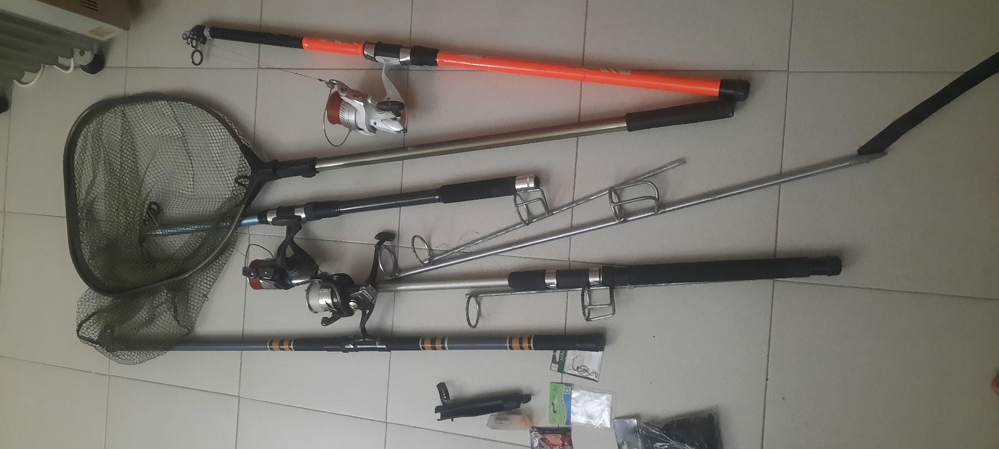 Canas de Pesca e chalavanco