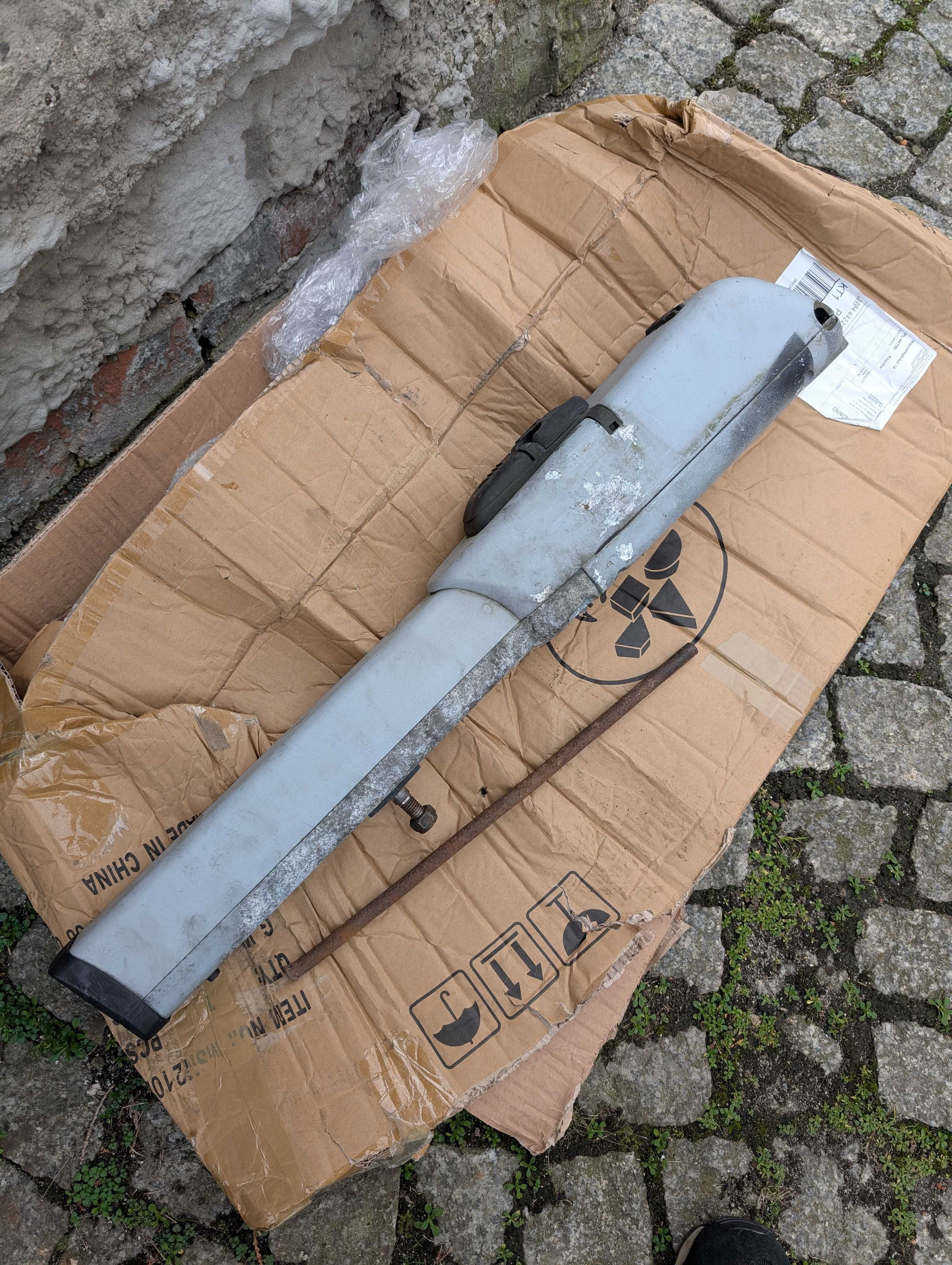 Siłownik FAAC 413
