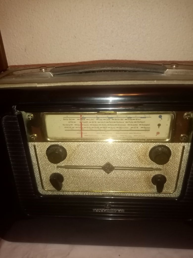 Radio antigo TELEFUNKEN