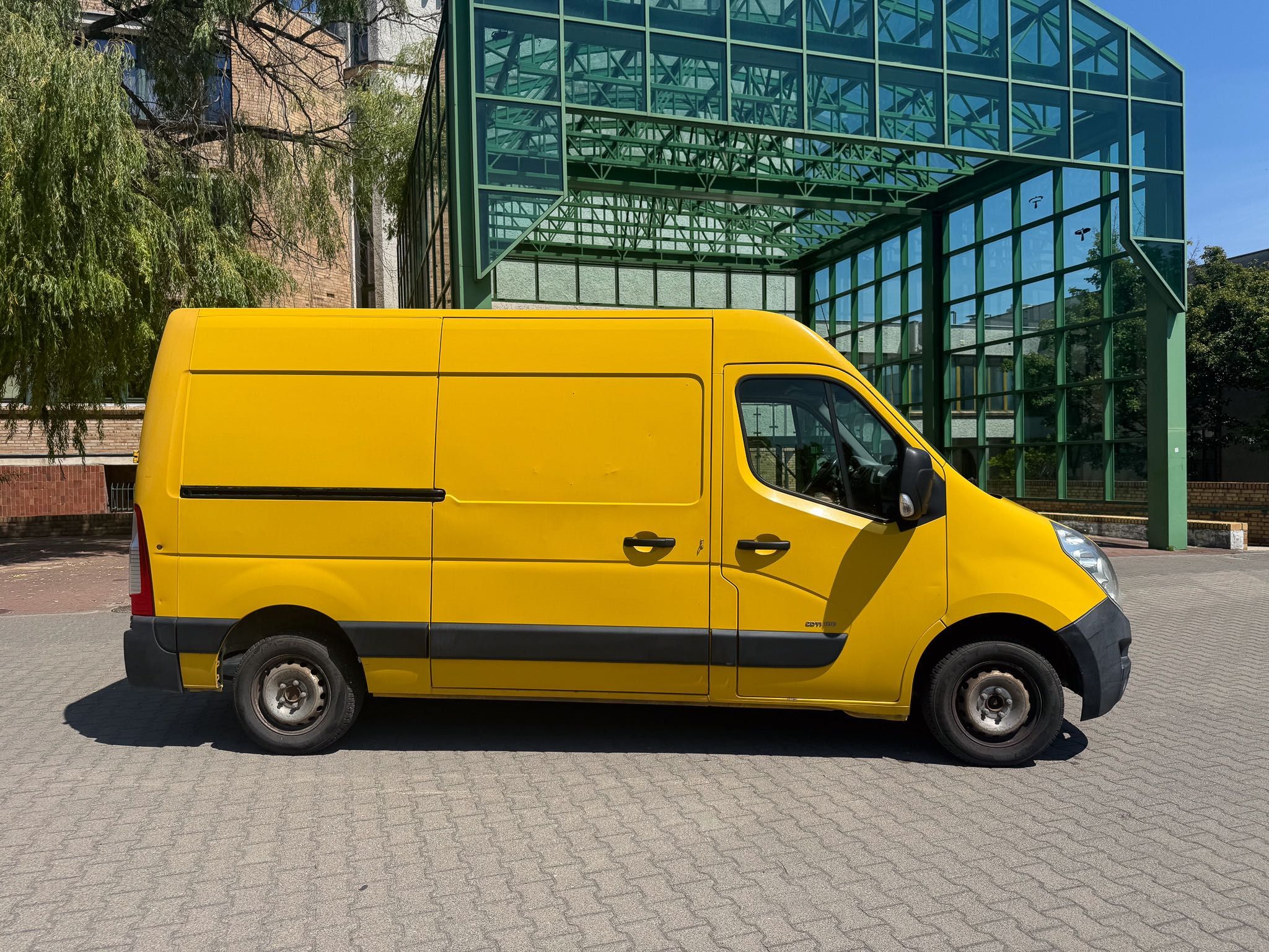 Opel Movano L2H2 2011r