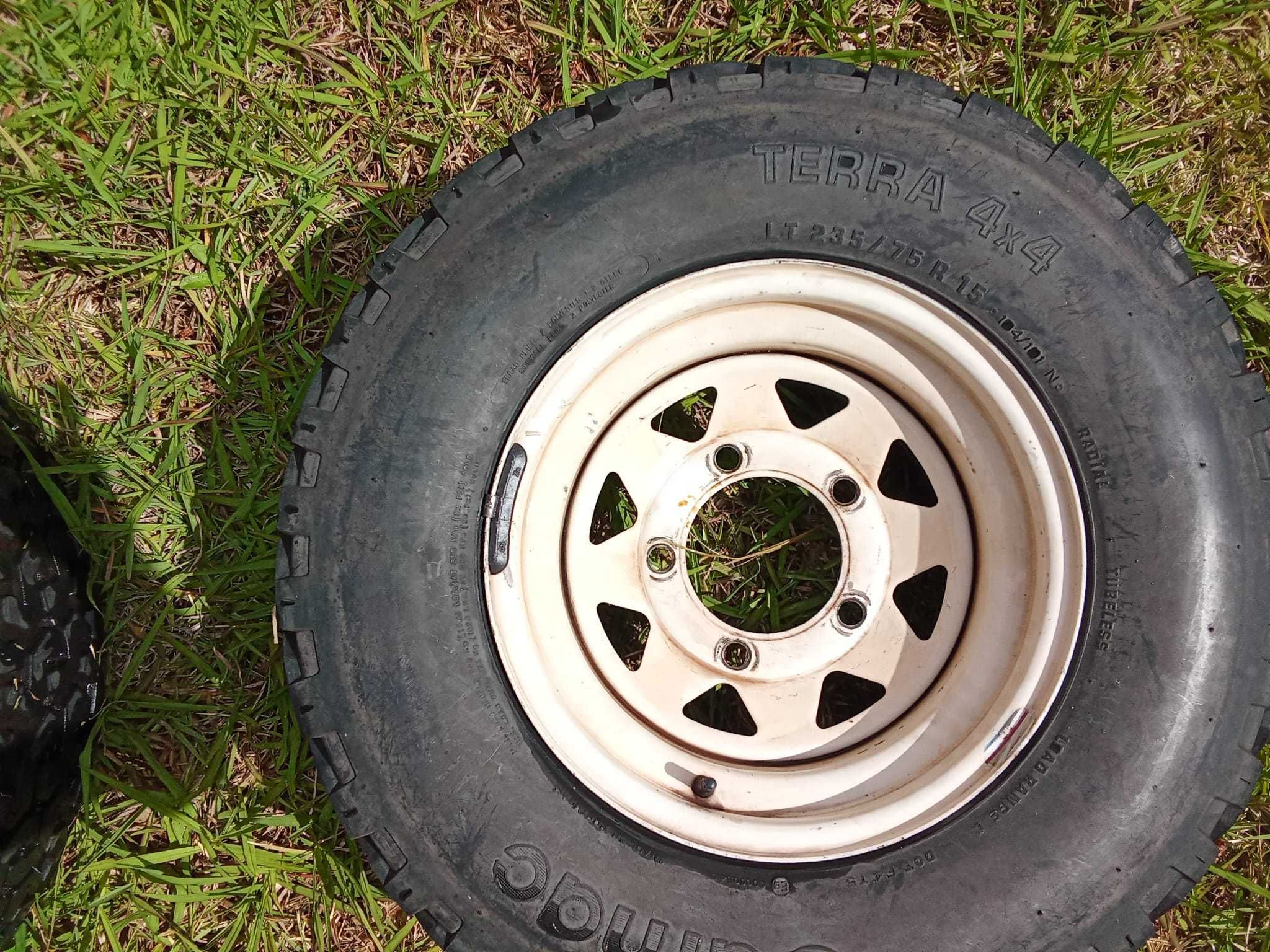 jantes de 15' / pneus CAMAC Terra4x4 (1 novo+4 usados) wheels & tyres