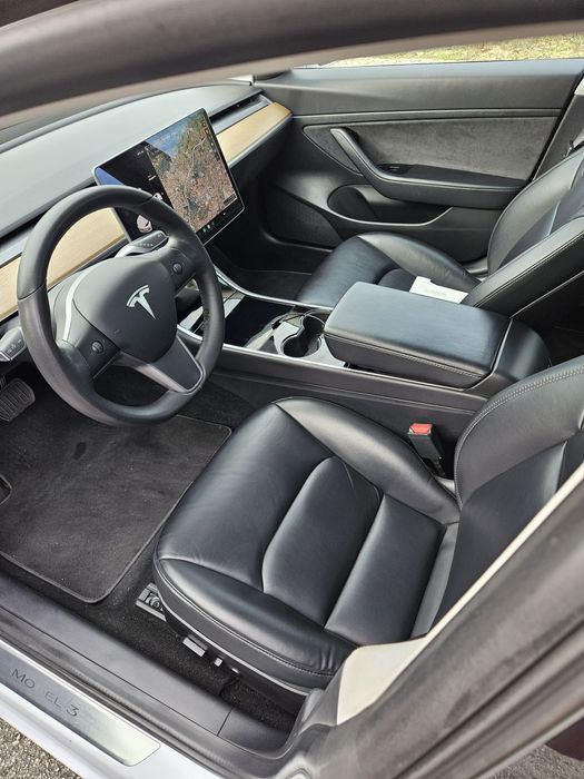 Tesla model 3 SR plus