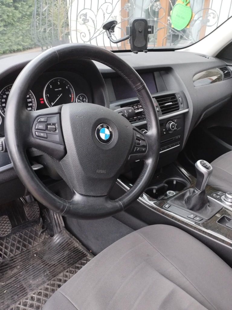 Czarne BMV X3 ,2011r