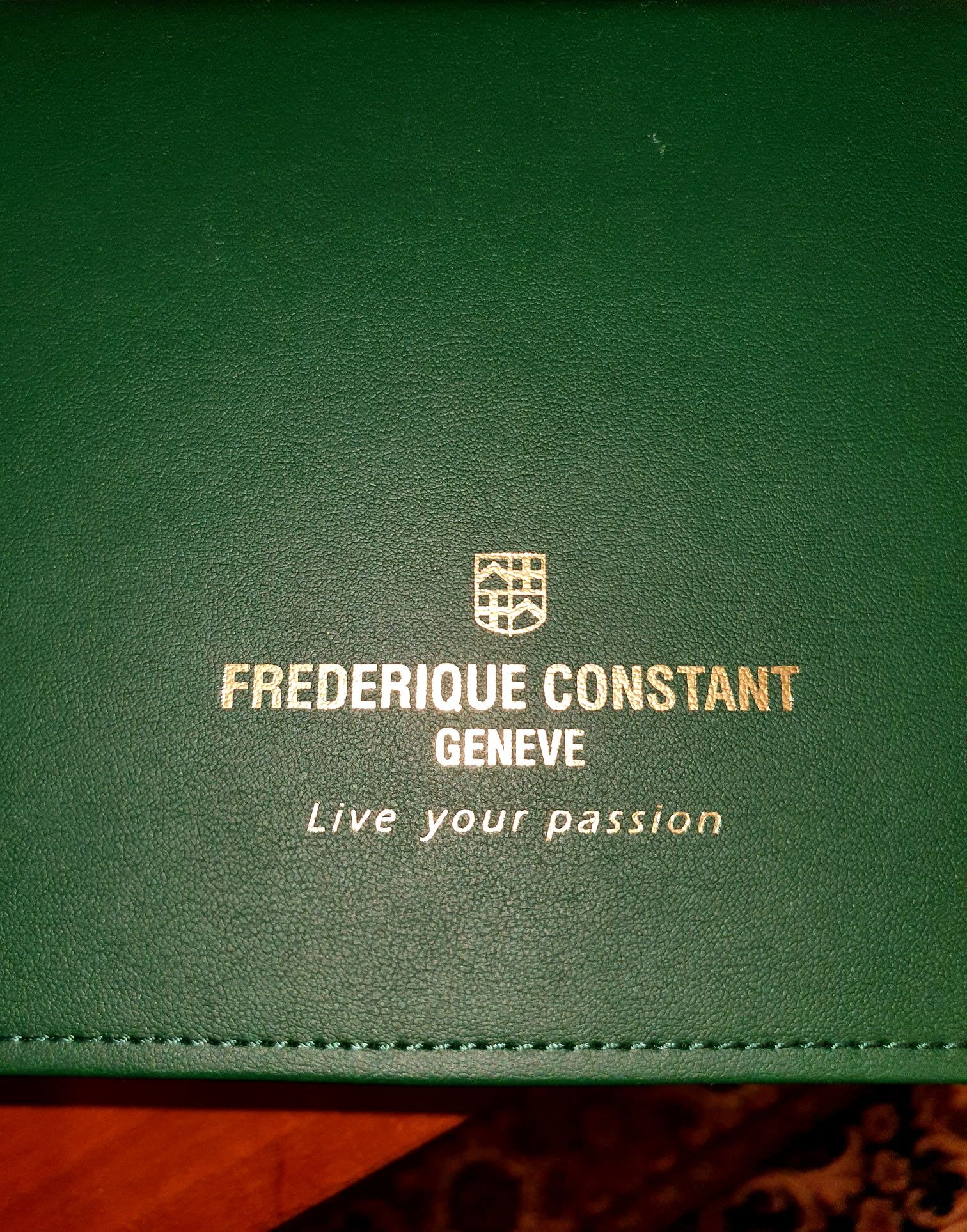 Часы Frederique Constant