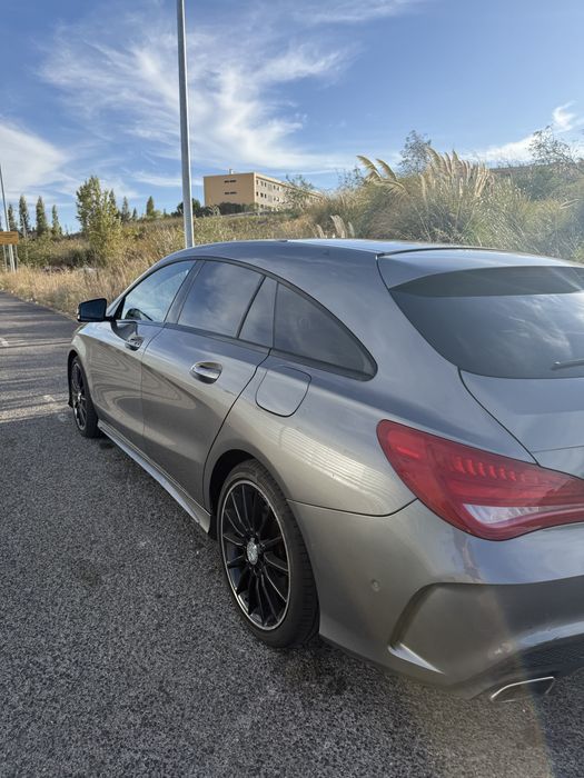Mercedes-Benz Classe CLA 220 Shooting Brake AMG Line