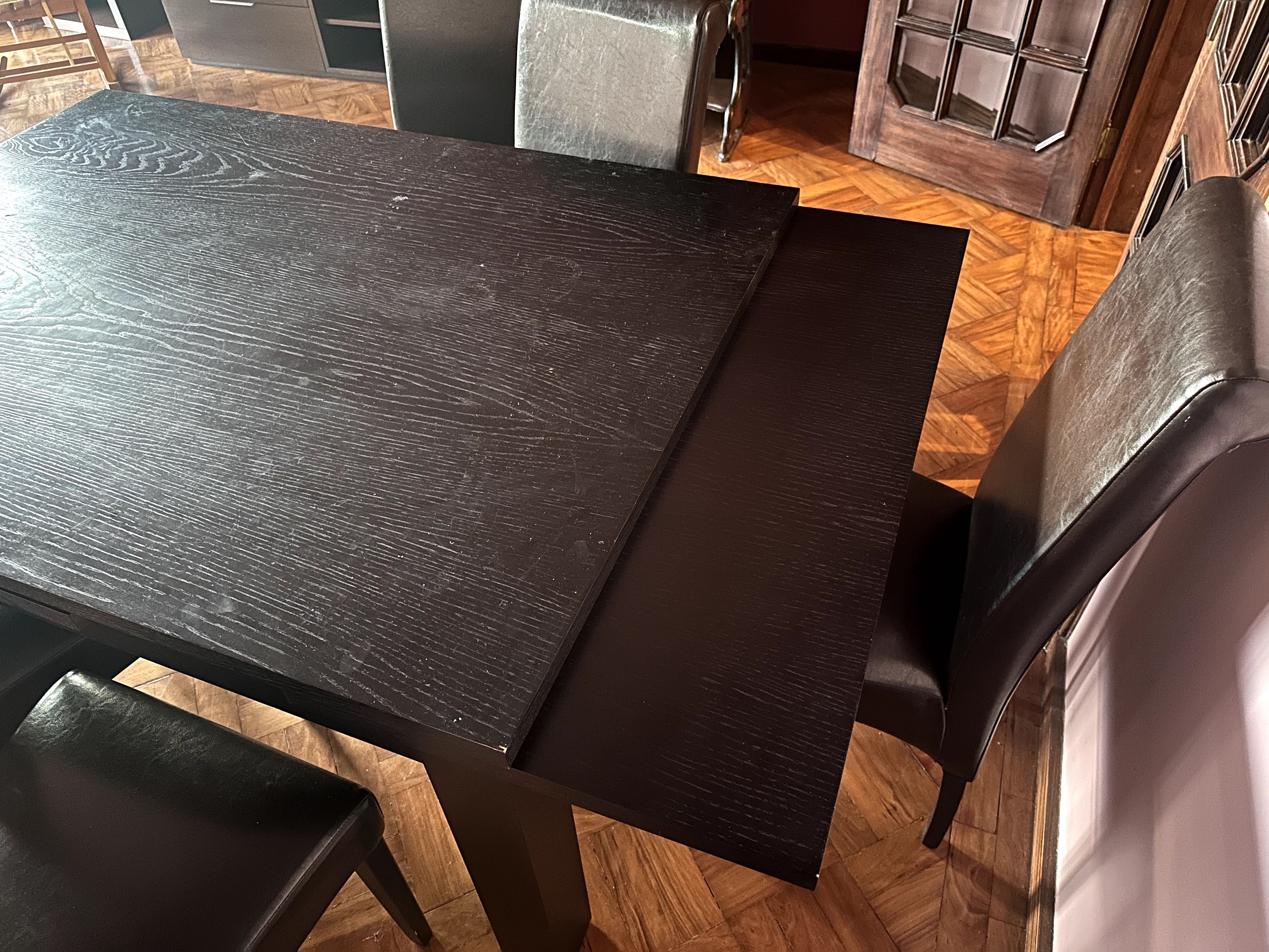 Mesa extensível de jantar castanha com 6 cadeiras