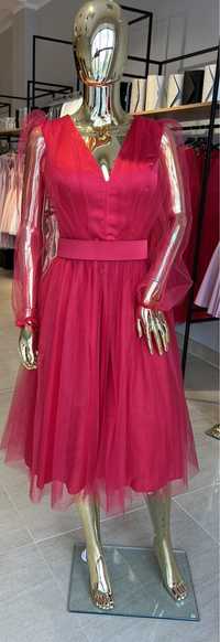 Zjawiskowa czerwona krotka sukienka,tiulowa,rozmiar 44