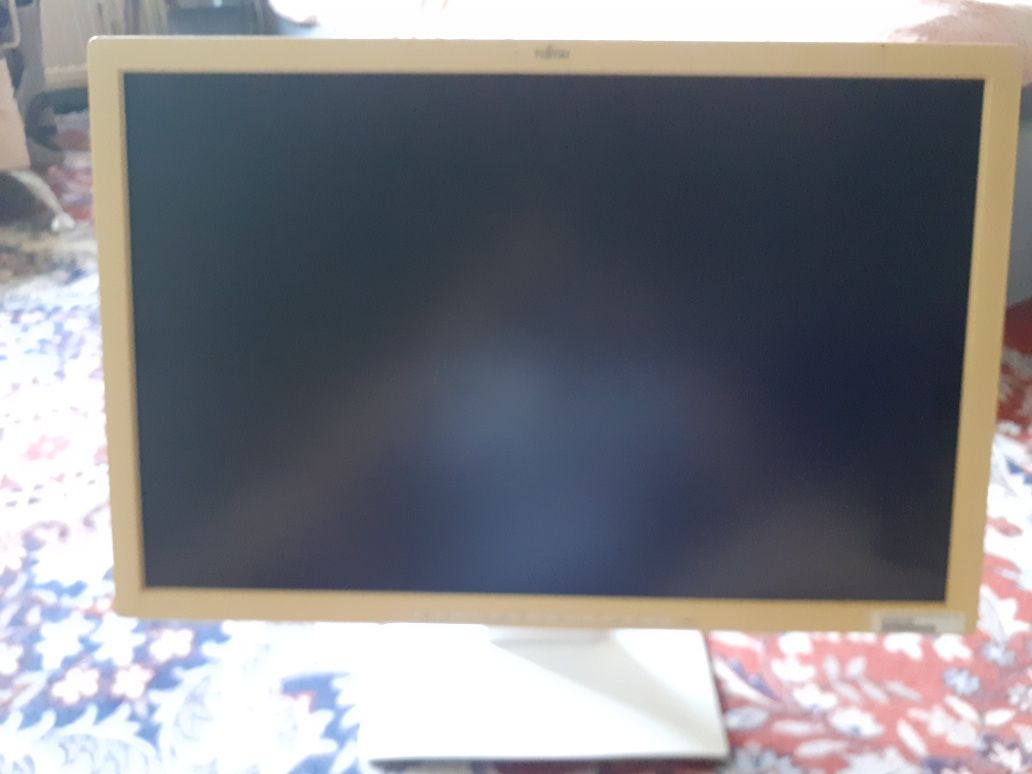 Monitor LCD Fujitsu
