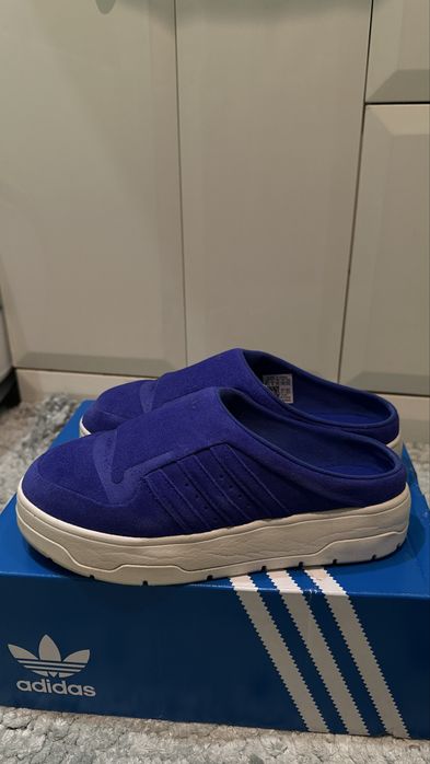Продам нові жіночі кросівки мюлі Adidas темно синього кольору US 71/2