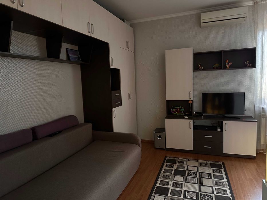 Квартира двокімнатна в Києві подобово