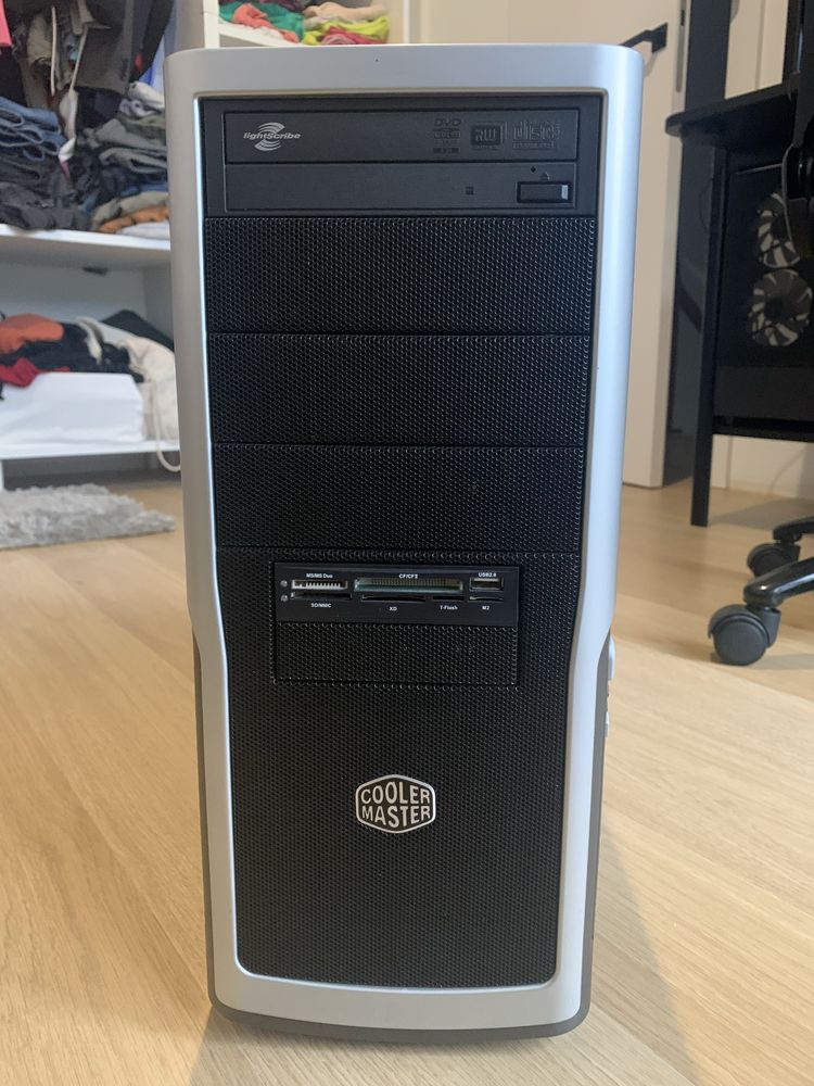 Obudowa Cooler Master z zasilaczem 600 W i wentylatorem 120 mm