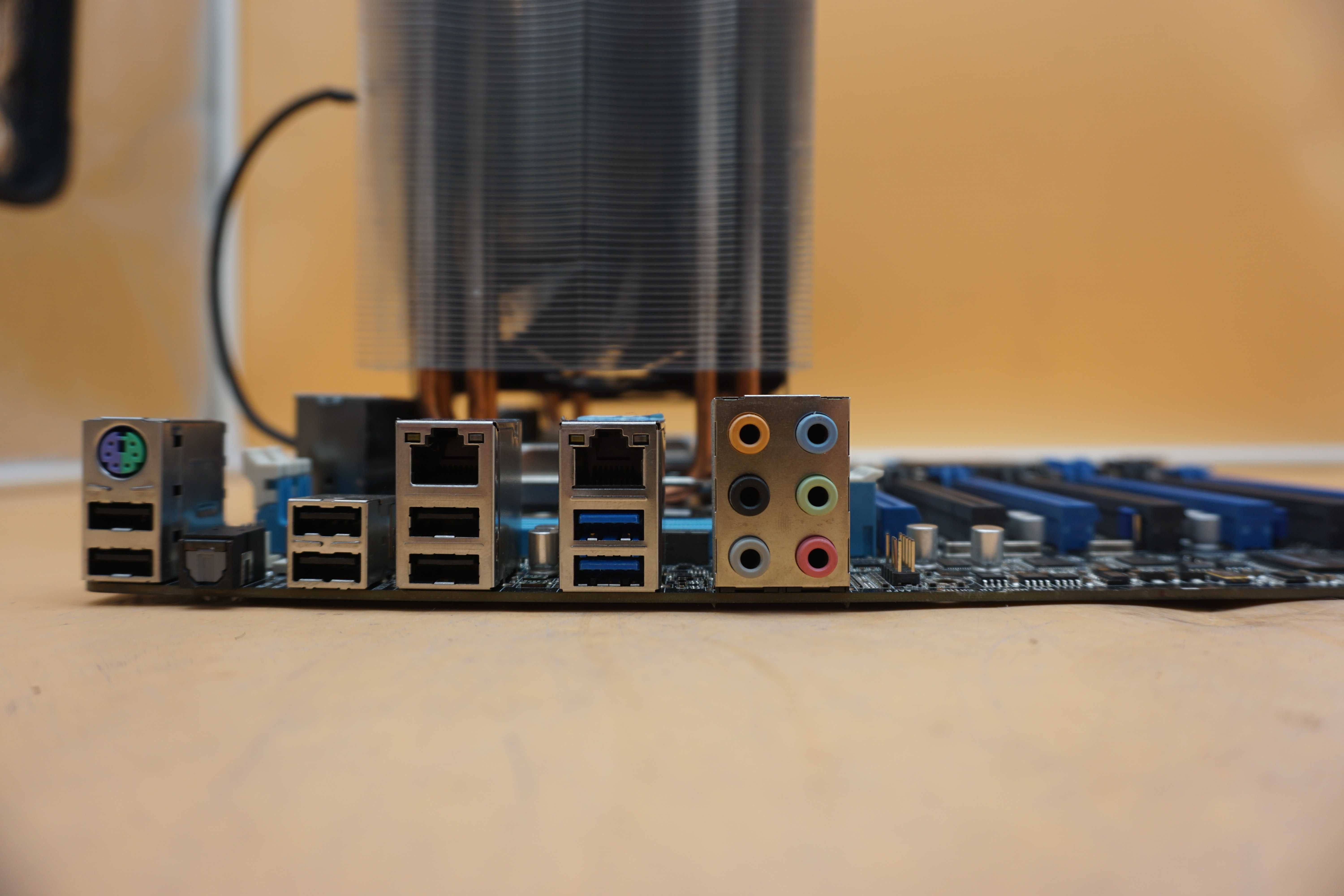 Asus Z9PE-D8 WS 2x Intel Xeon E5 2660 Dwuprocesorowa stacja robocza