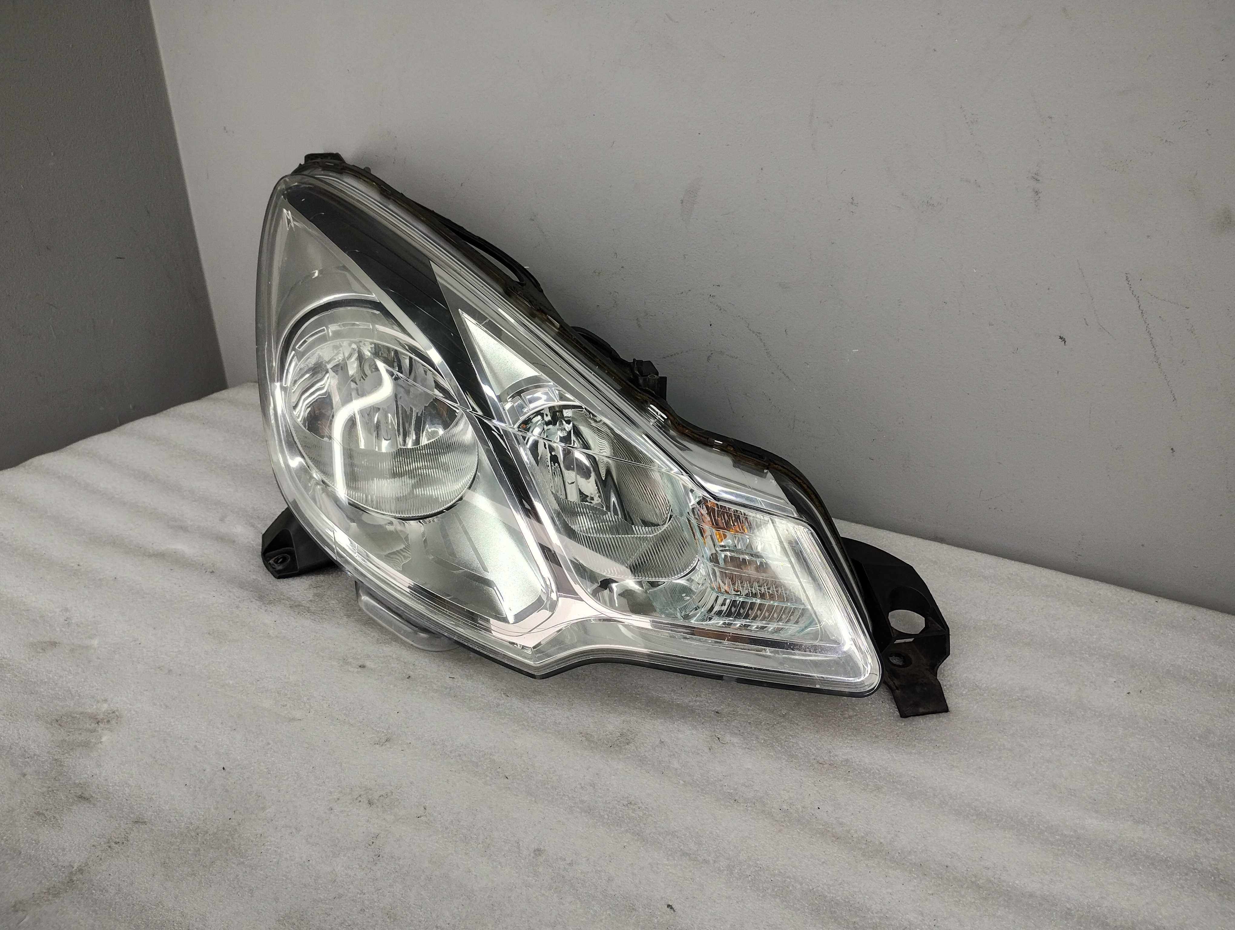 Lampa Reflektor Prawy Citroen C3 II DS3 EU! Czarny dekor