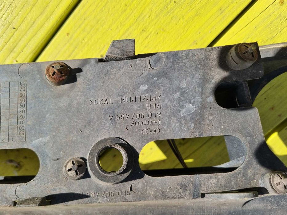 AUDI A3 8L lift (00-03)- HALOGENY zderzaka  przedniego wraz z KRATKAMI