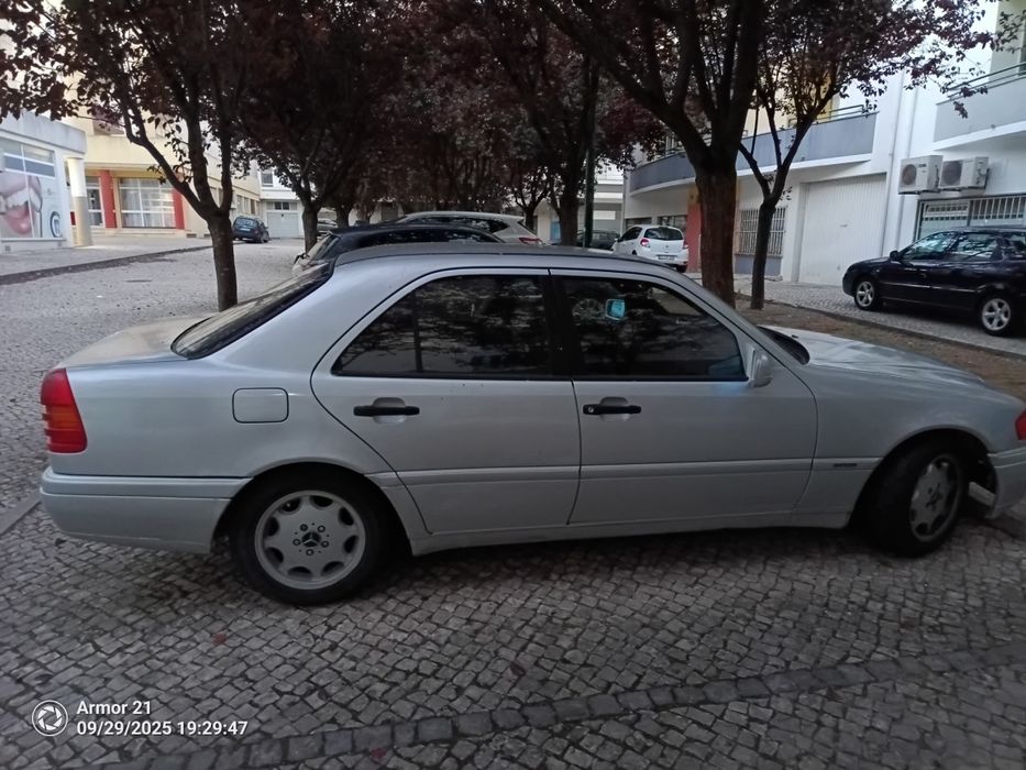 Mercedes muito extimado