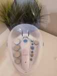 Zestaw do manicure i pedicure z ładowarką