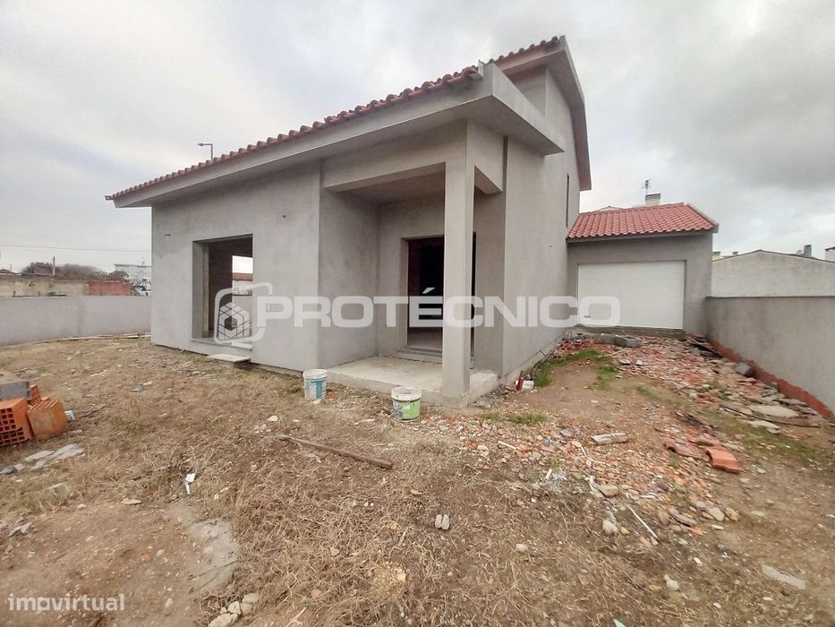 Moradia T4 Isolada – Troviscal